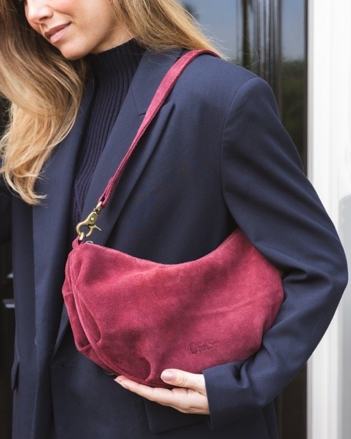 222613_44_7 Chabo Bobby Suede Banana Bag Bordeaux