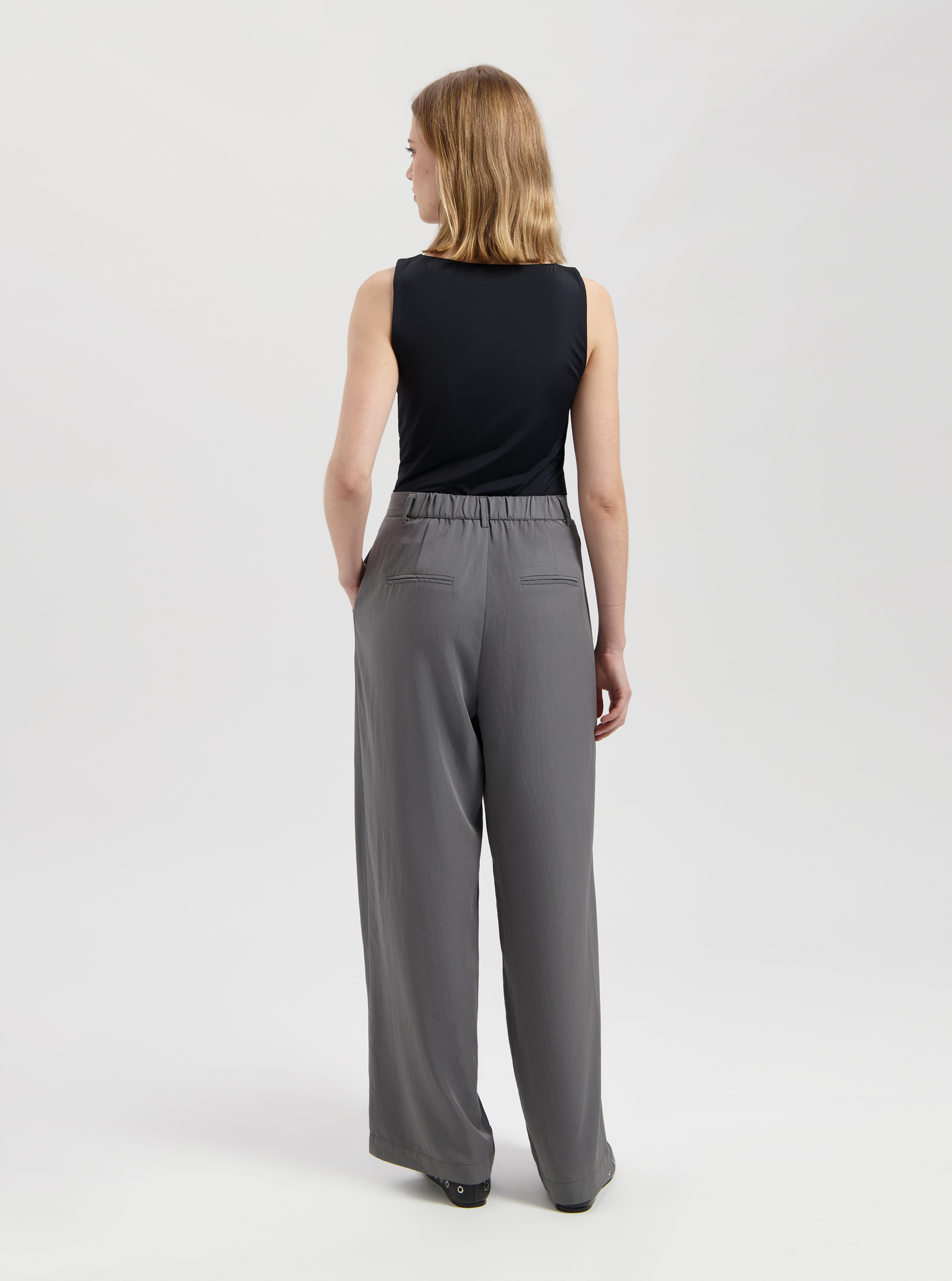Nous Sommes Labels Josie Pleated Pants Grey
